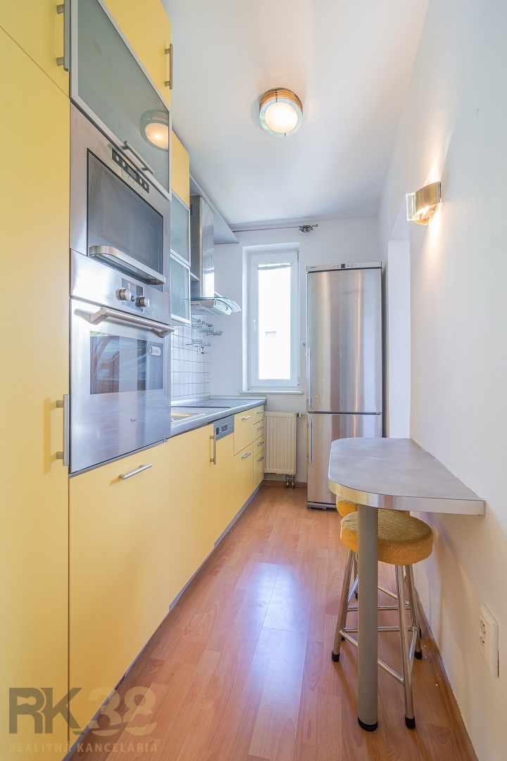 Na predaj 3-izbový byt v skvelej lokalite v centre mesta - 3