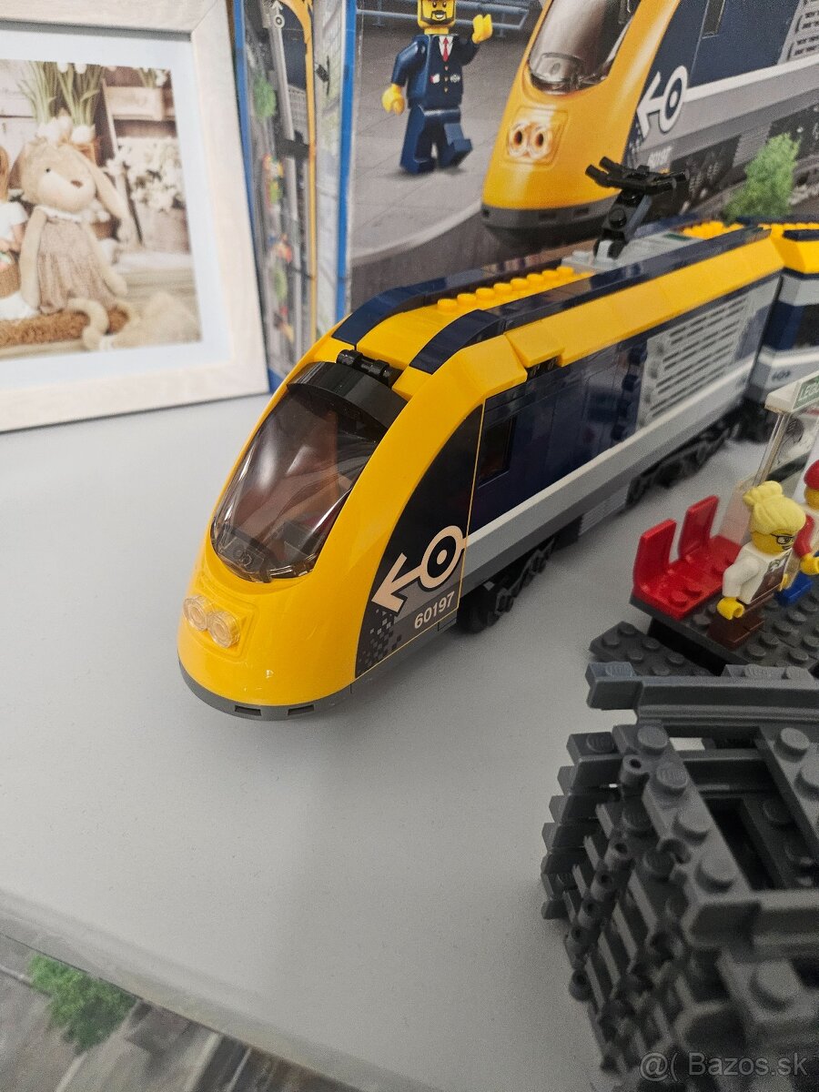 LEGO-60197 - 3
