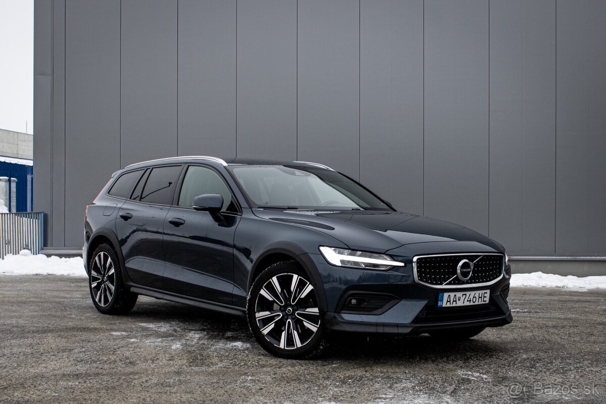 Volvo V60 Cross Country D4 AWD Pro AUTO. - 3