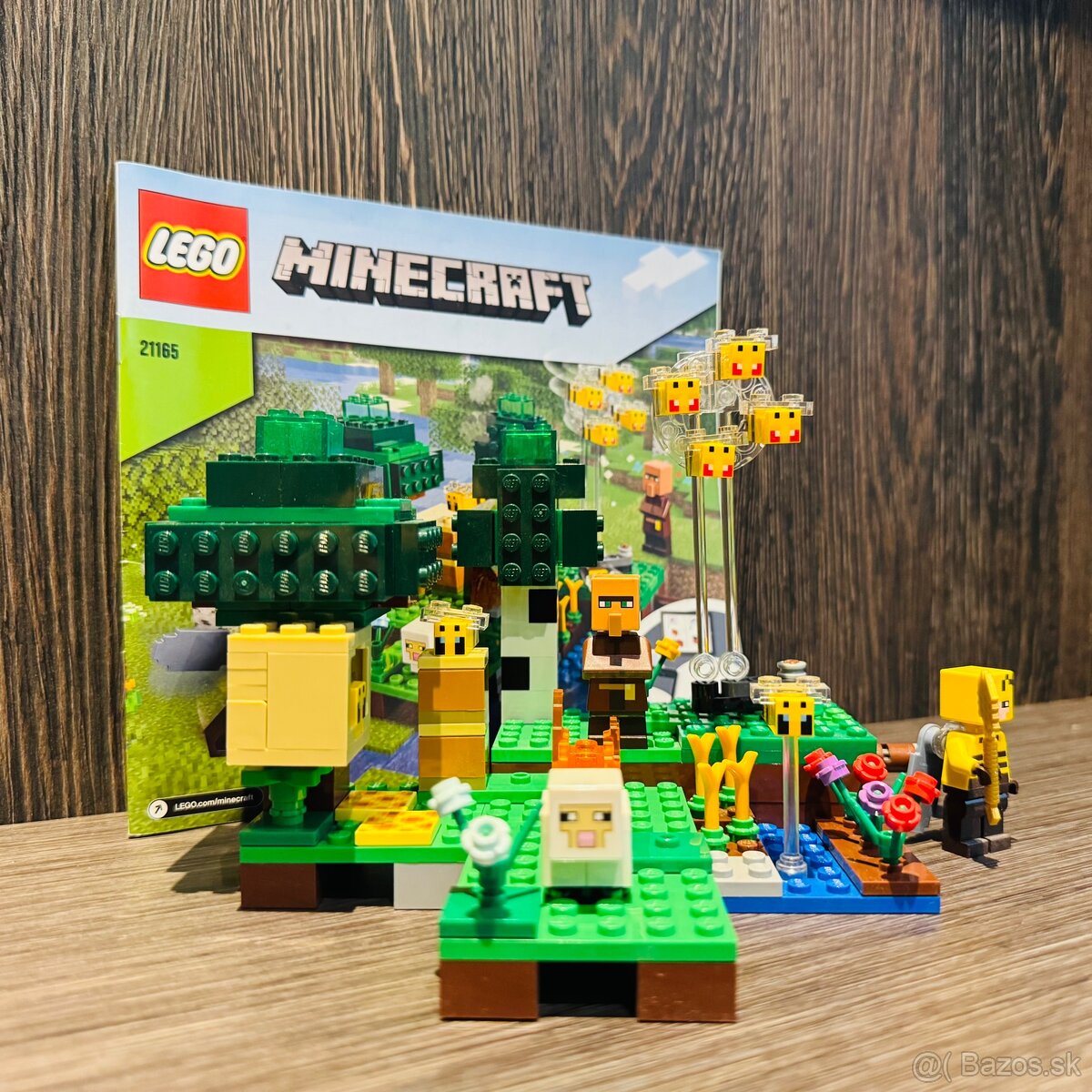 LEGO Minecraft 21165 – Včelia farma - 3
