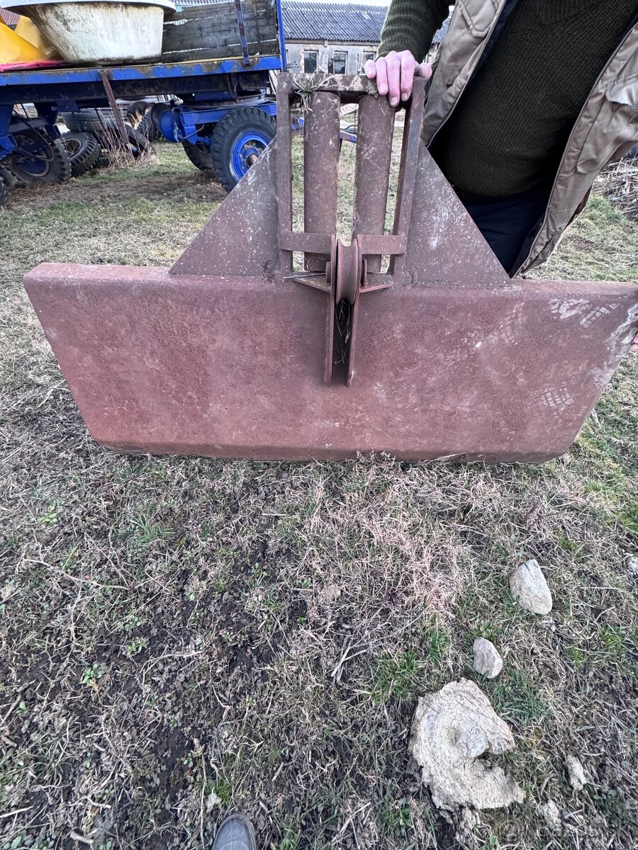 Nový približovací štít na traktor - 3