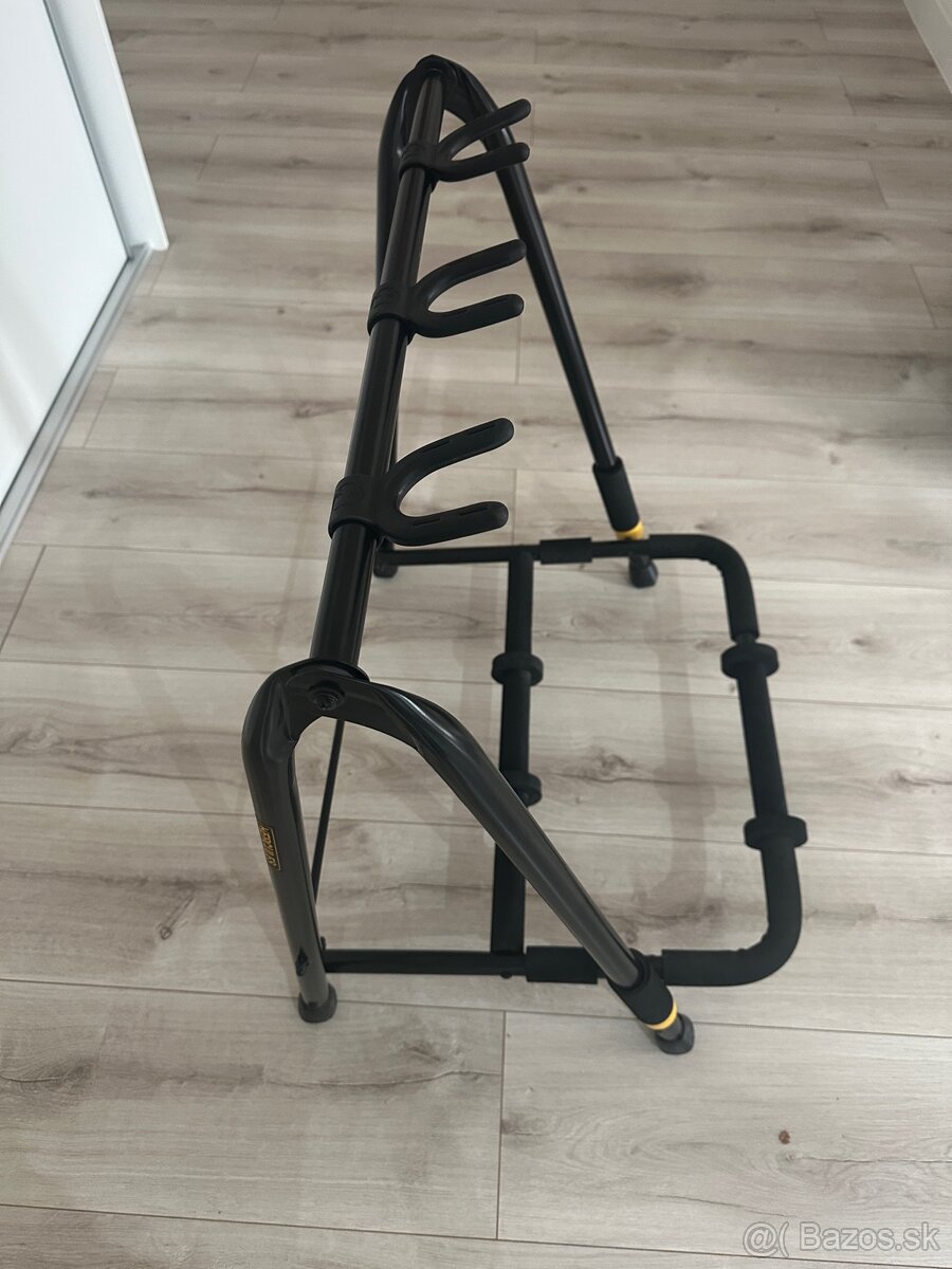 Herkules stojan na tri gitary - 3