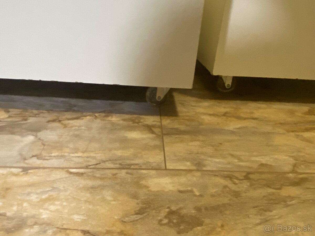 úložný box pod posteľ / komoda na kolieskach – 5€ za kus - 3