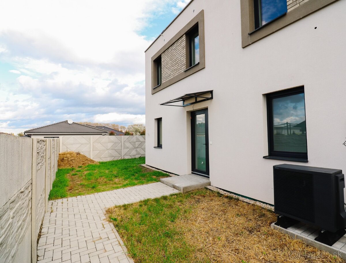 Veľkometrážny poschodový dvojdom v širšom centre mesta - 3