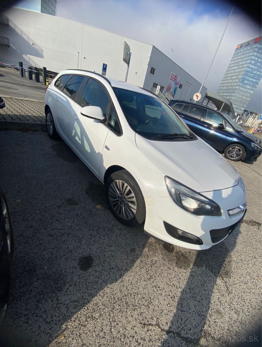 Opel astra , 2015 J - 3