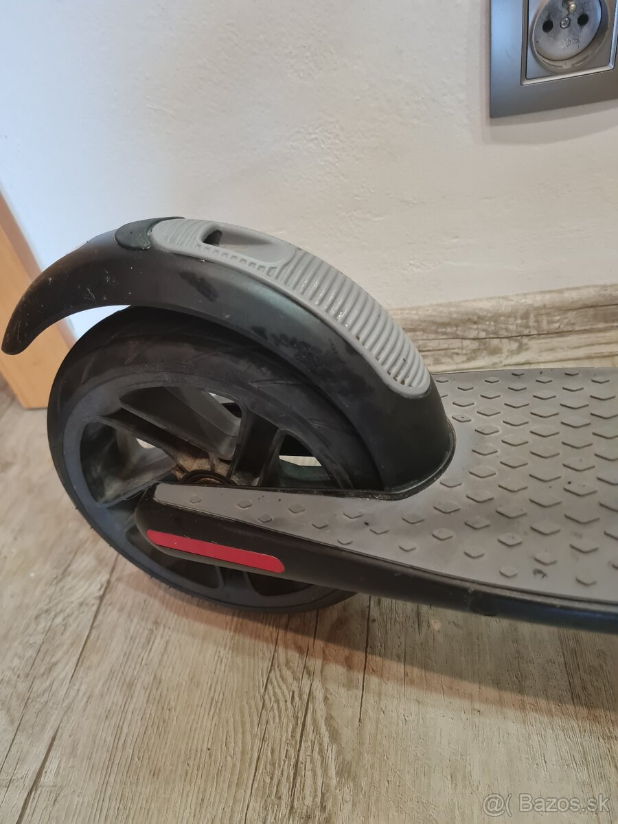 Elektricka kolobežka Ninebot Kickscooter ES - 3