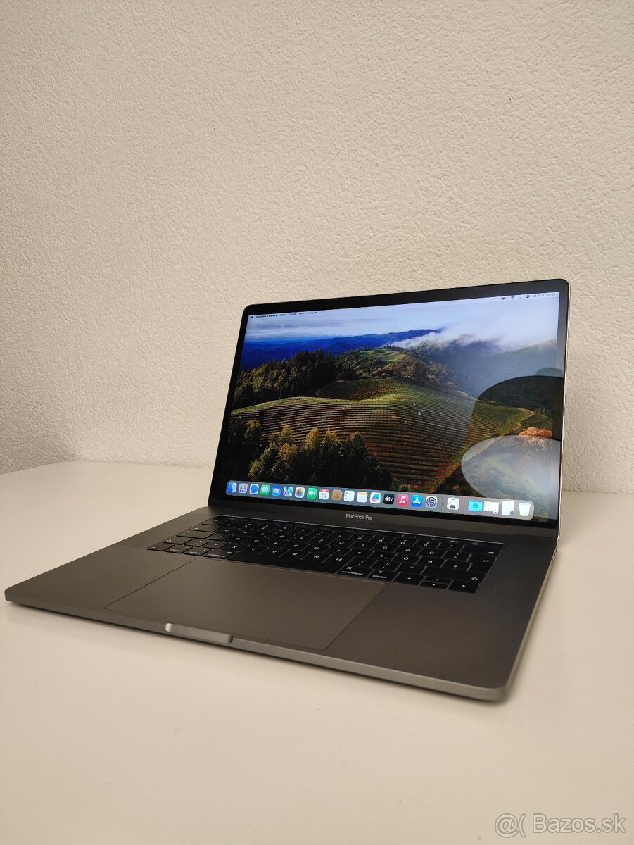 MacBook Pro 15 2019 | i7 • 16GB • 256GB SSD - 3