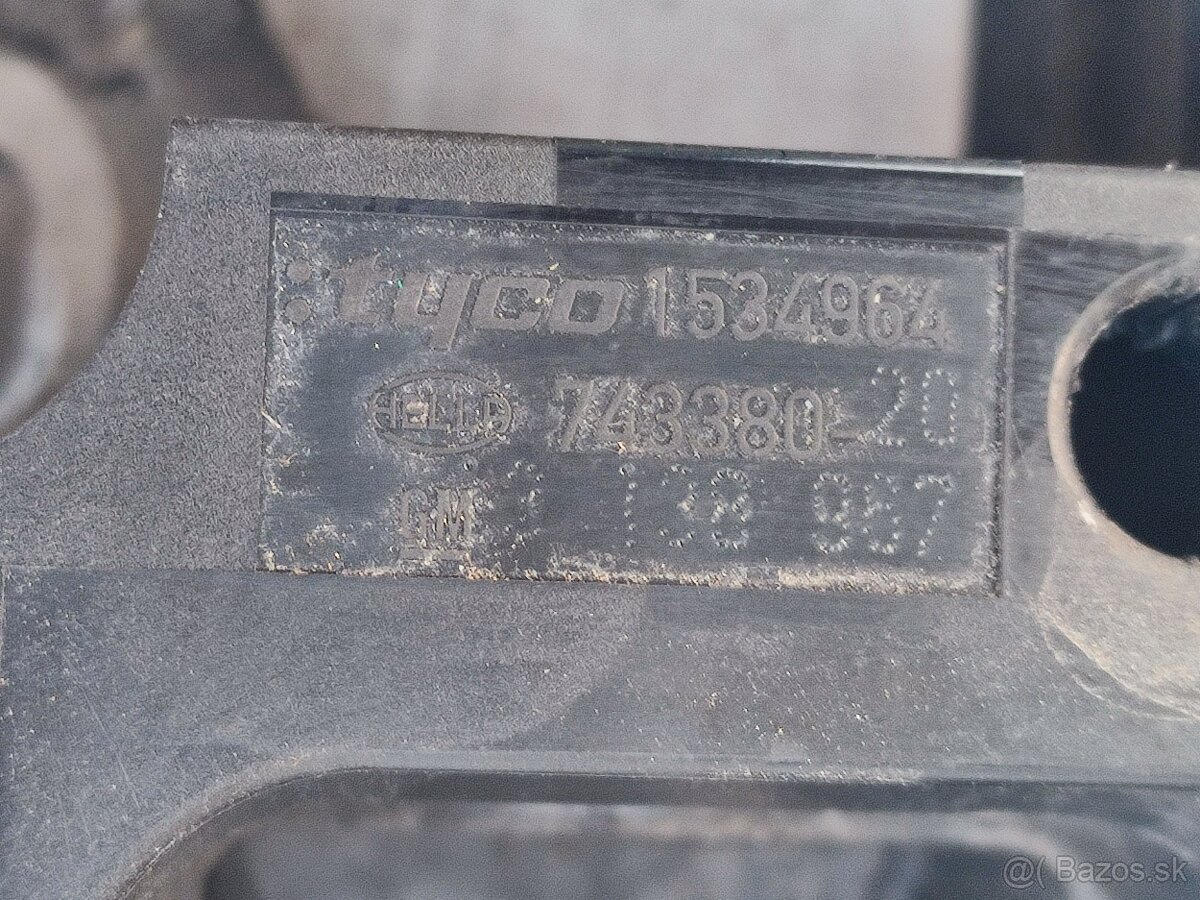 Opel - Poistkovú skrinku / blok poistiek Opel - 3