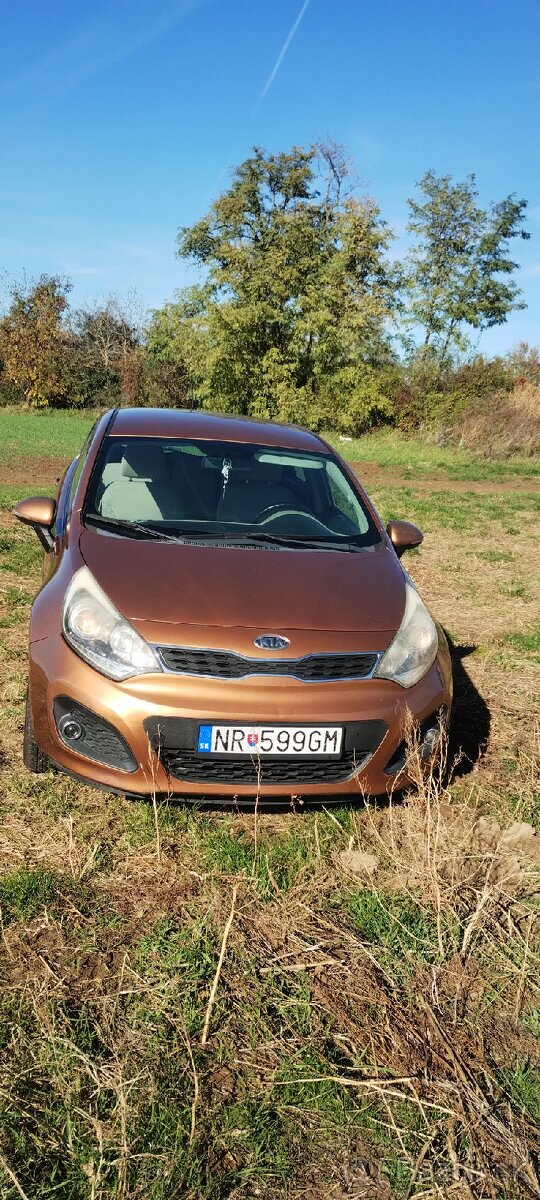 KIA RIO 1.4 benzin,rok 2012,80kw-109koni,186000km,kup.v SR - 3