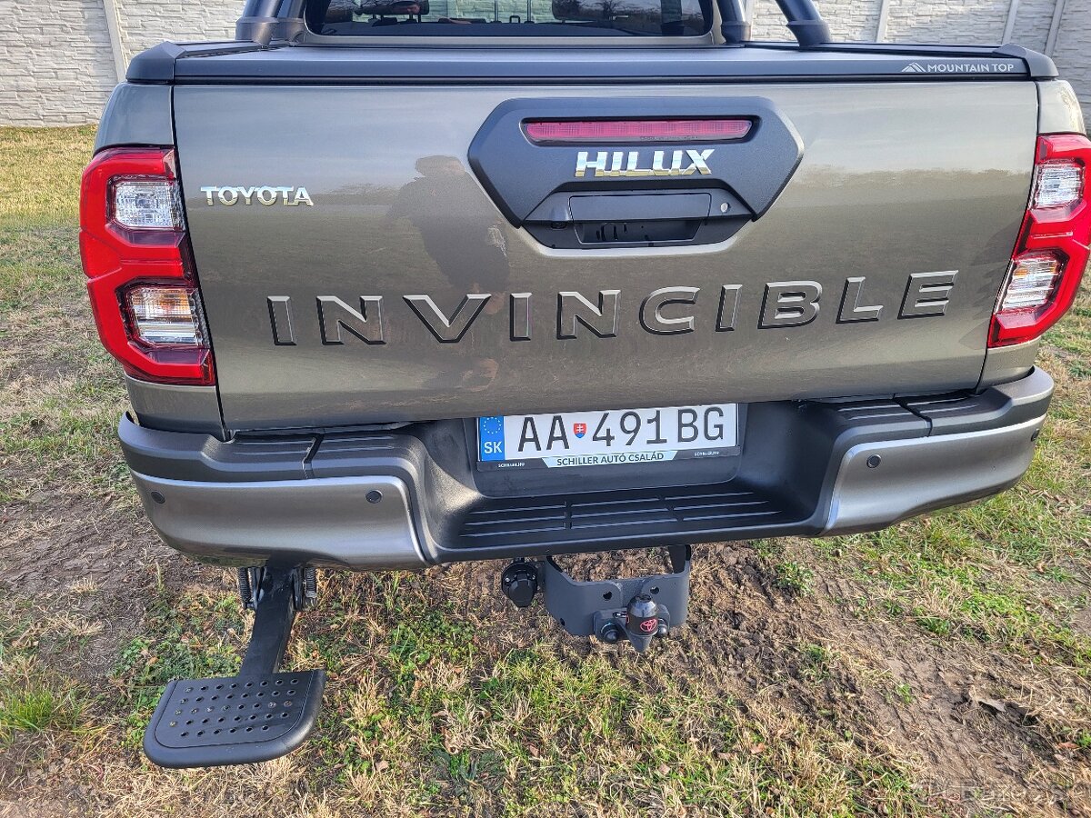 Toyota Hilux 2.8 D-4D Invincible 4x4 A/T, odpočet DPH