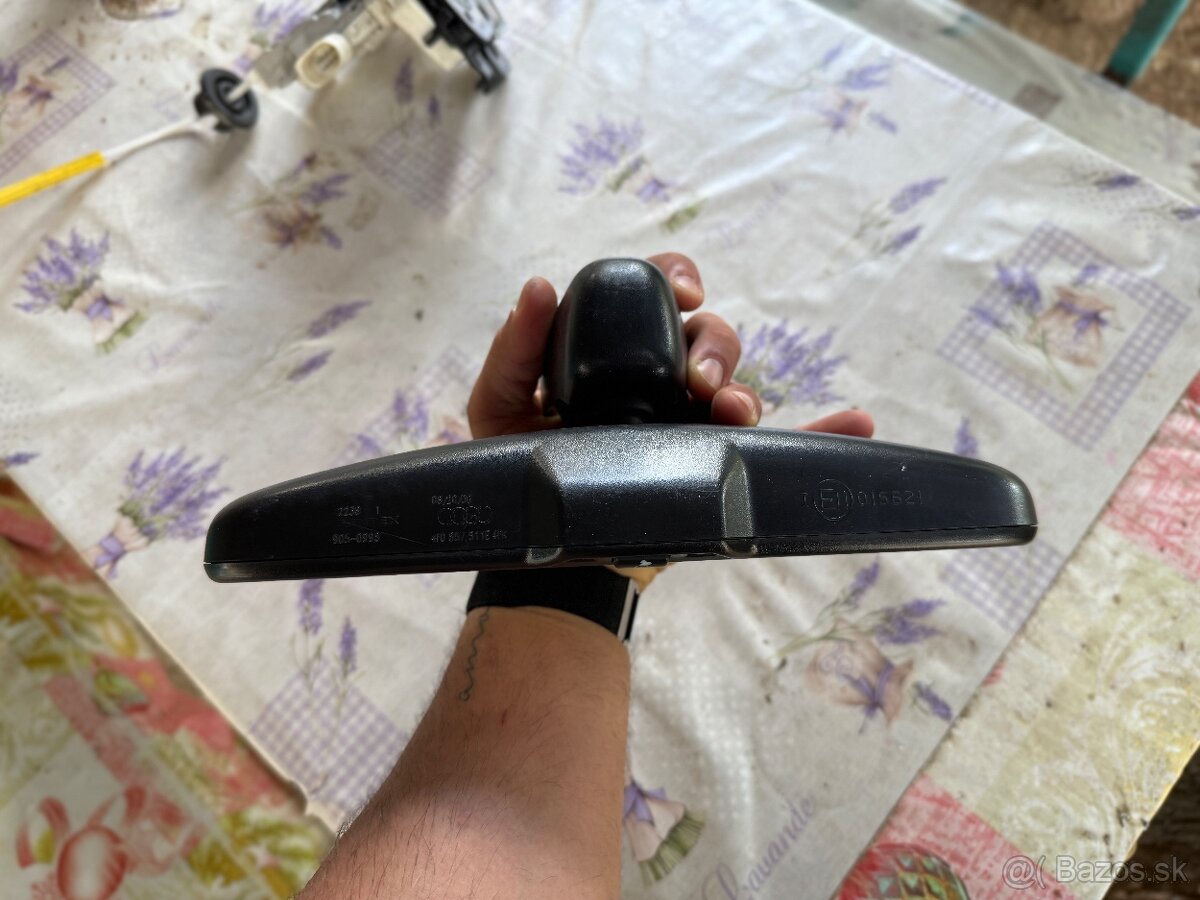 Predám vnútorné spätné zrkadlo Audi A4 - 3