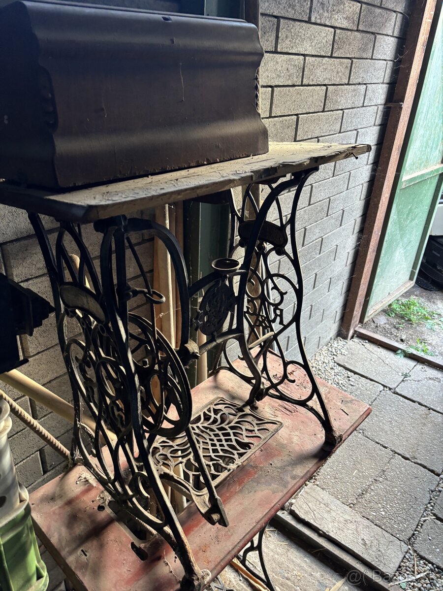 Staré šiace stroje singer - 3