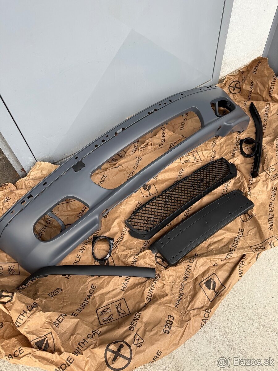 Predny M paket pre BMW E46 sedan, touring - 3