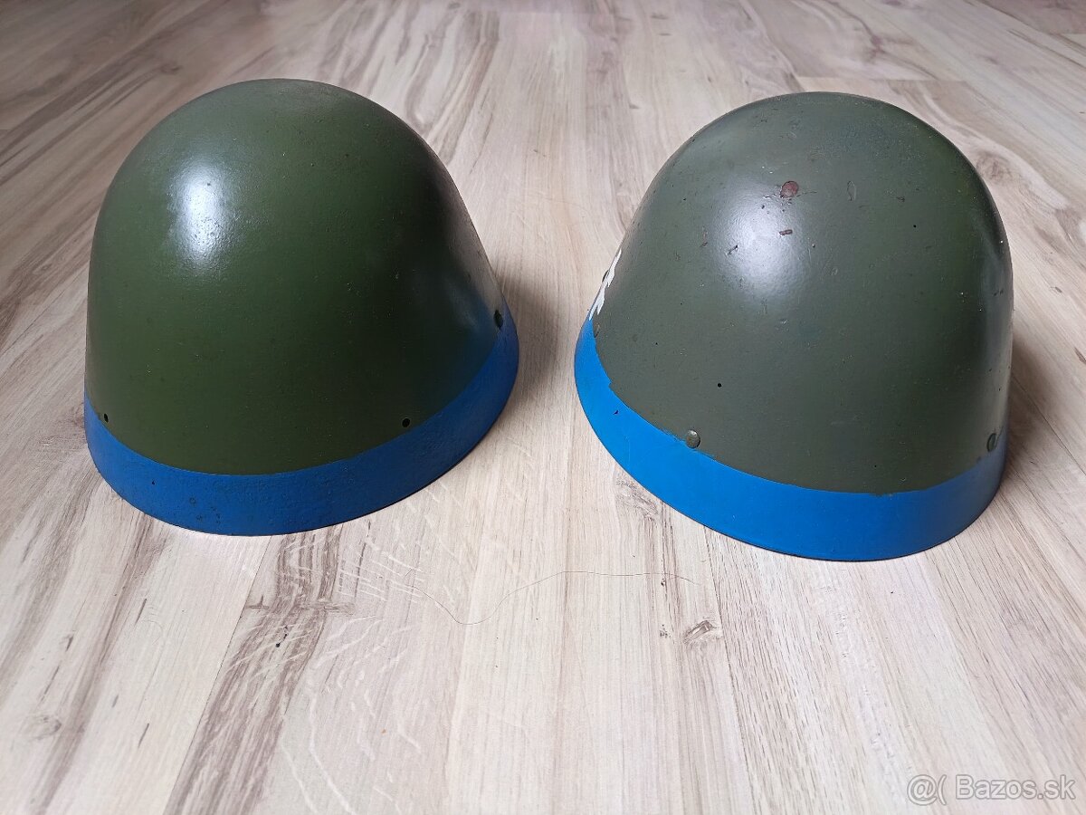 2 prilby vz. 32 - 3