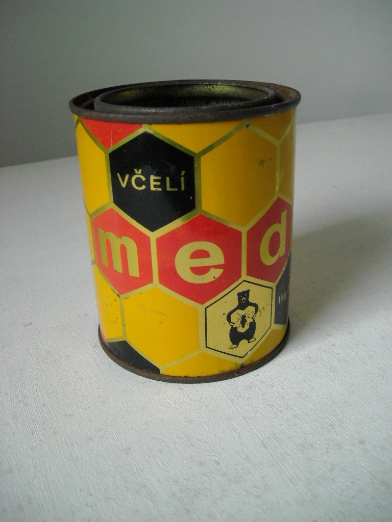 Stará plechovka a pohár na med - 3