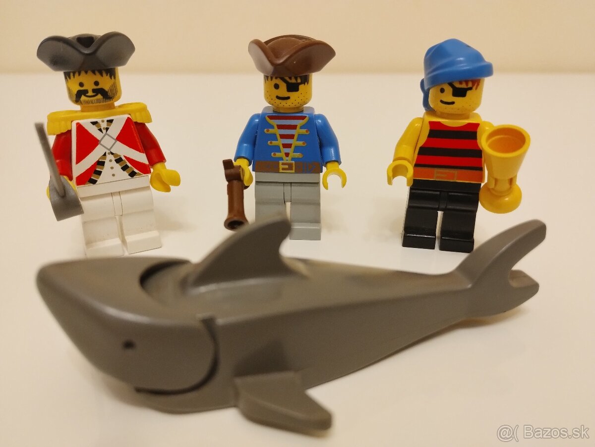 LEGO Pirates 6258 Smuggler's Shanty - 3