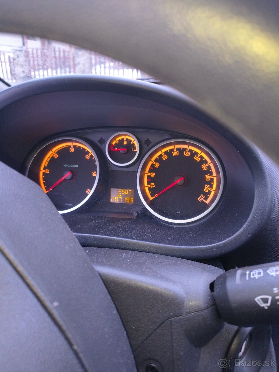 Opel Corsa 1.3 TDCi - 3