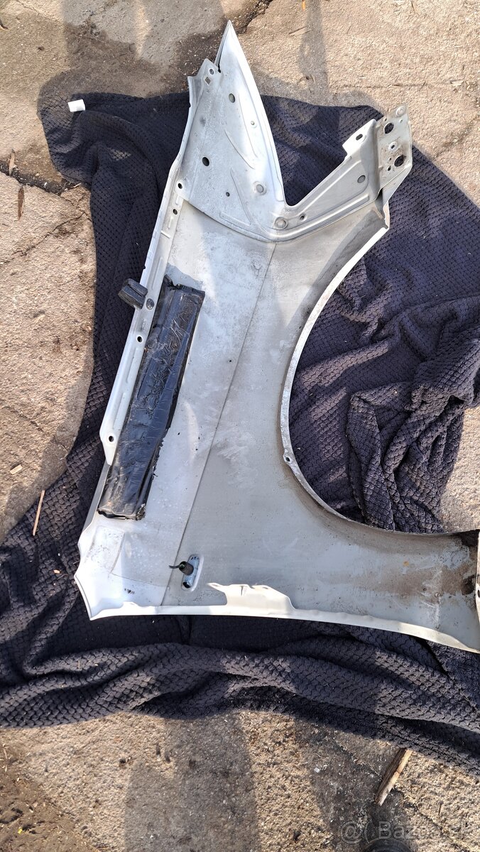 Audi A6 C6-predné blatníky - 3