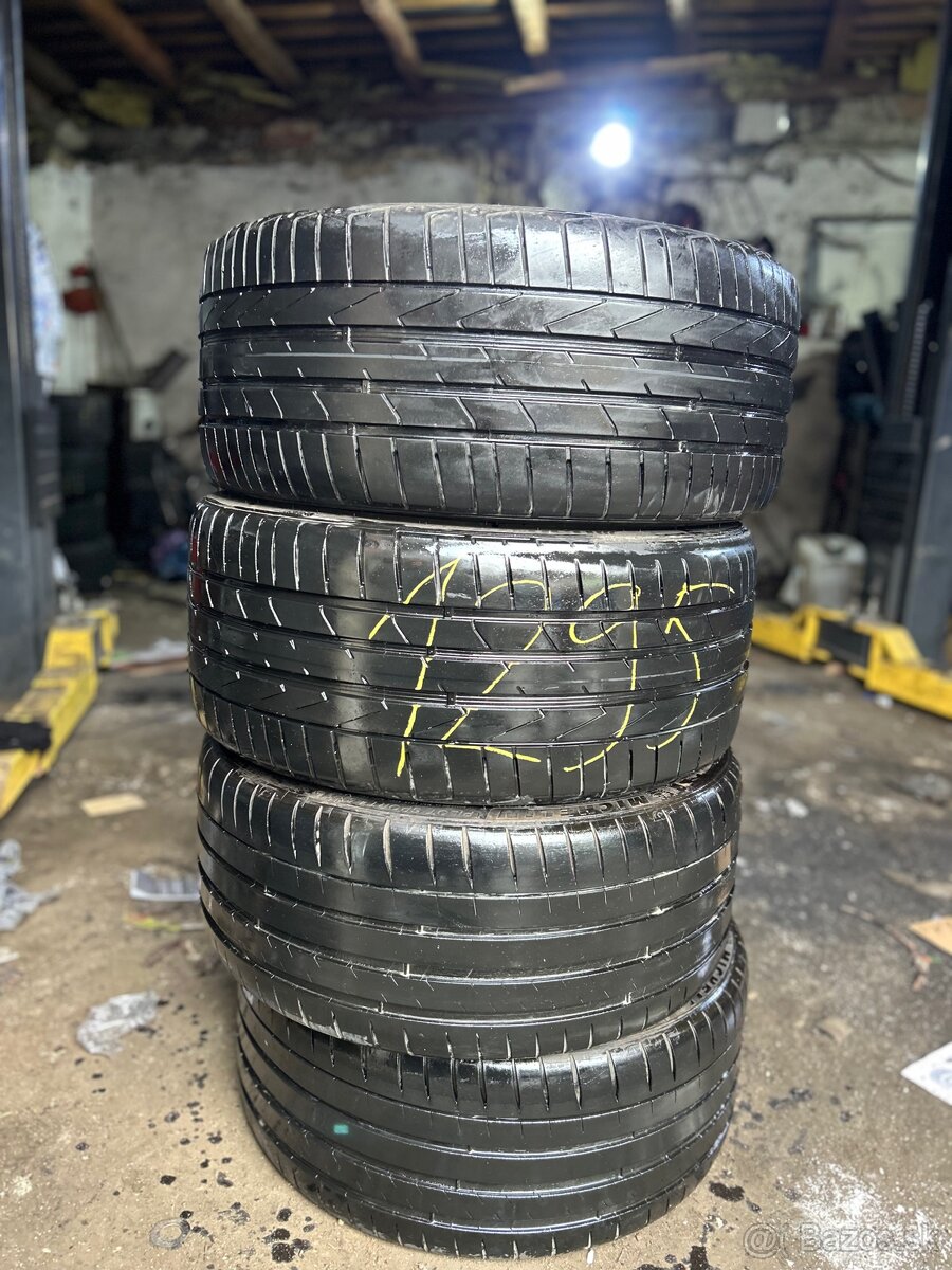 245/35r19 - 3