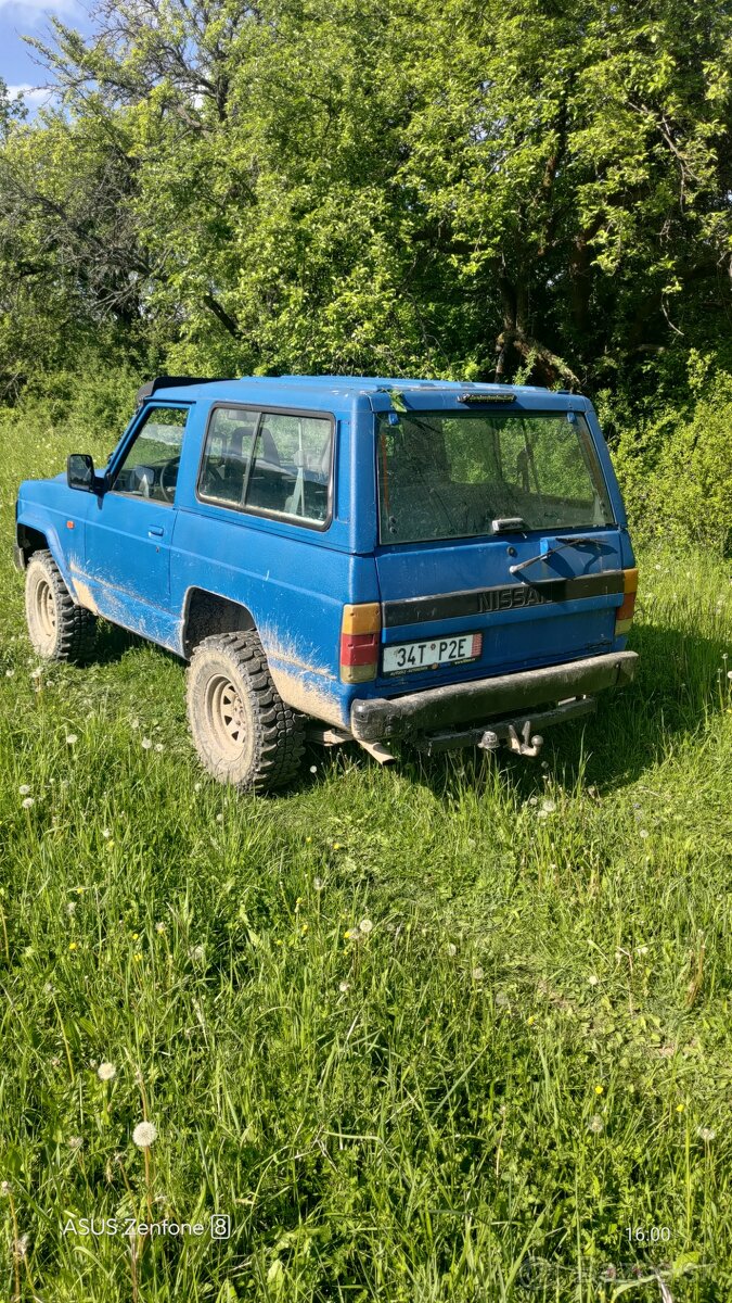 Predám Nissan patrol KY 260