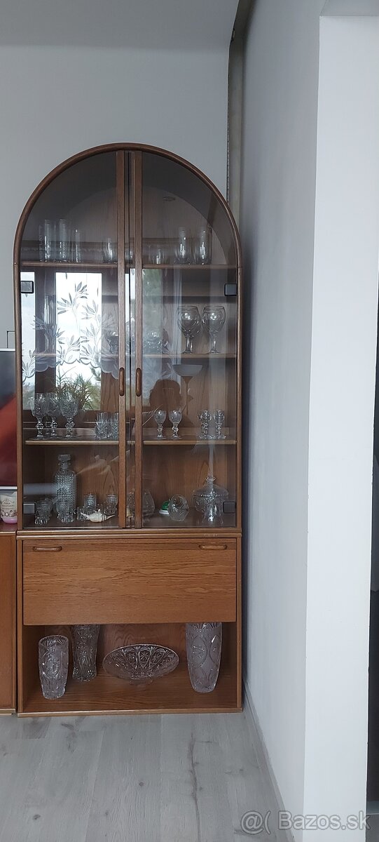 Presklenna vitrina - 3