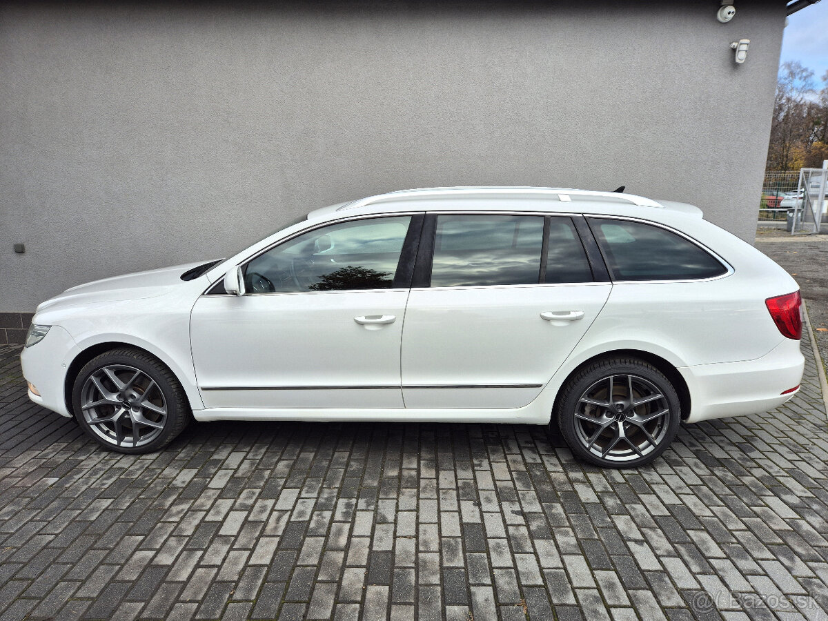 Škoda Superb 3,6 FSi V6 DSG Alcantara Combi TZ 199.999Kč - 3