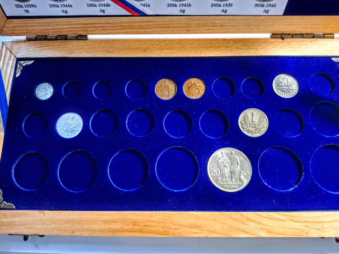 SLOVENSKA REPUBLIKA 1939-1945-LOT VZACNE ROČNIKY. - - 3