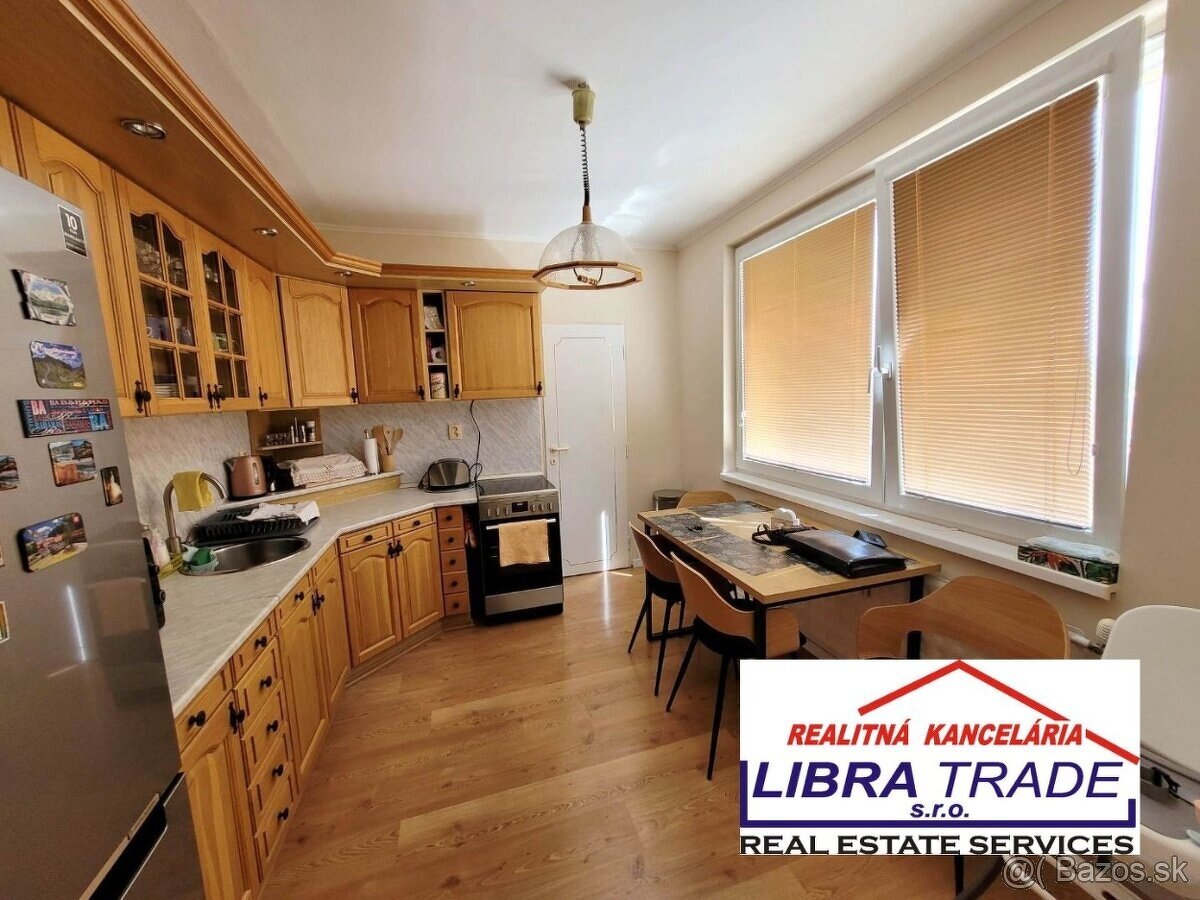 3-byt,2balkóny,85m2,komora,šatník,špajza,výhľad na Baziliku. - 3