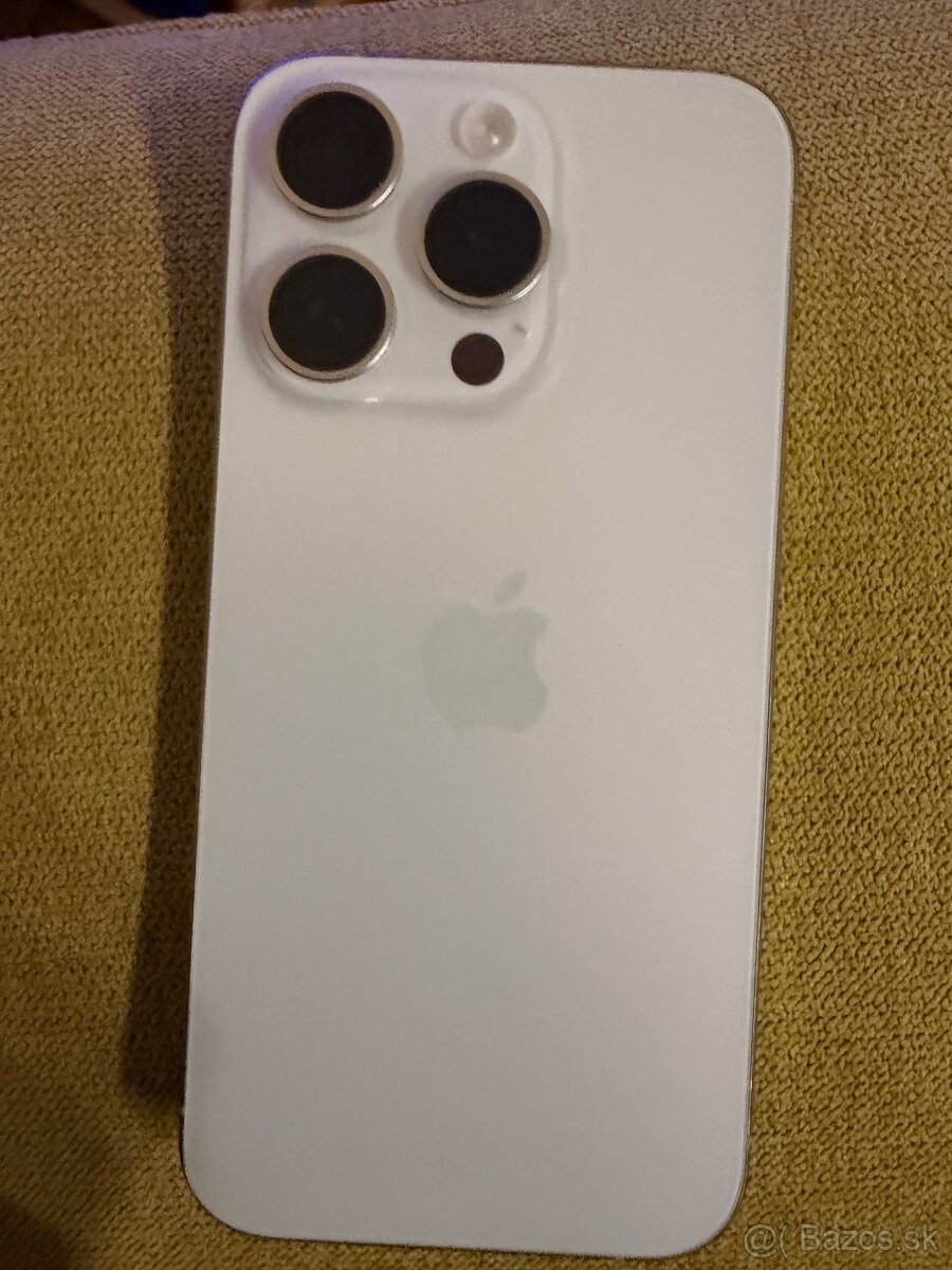 Apple iPhone 15 Pro - 3