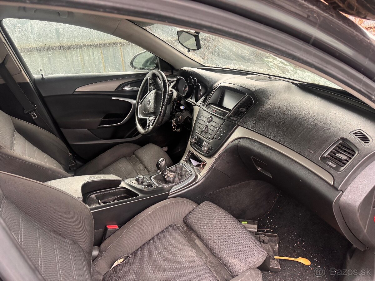 OPEL INSIGNIA na náhradné diely ND - 3