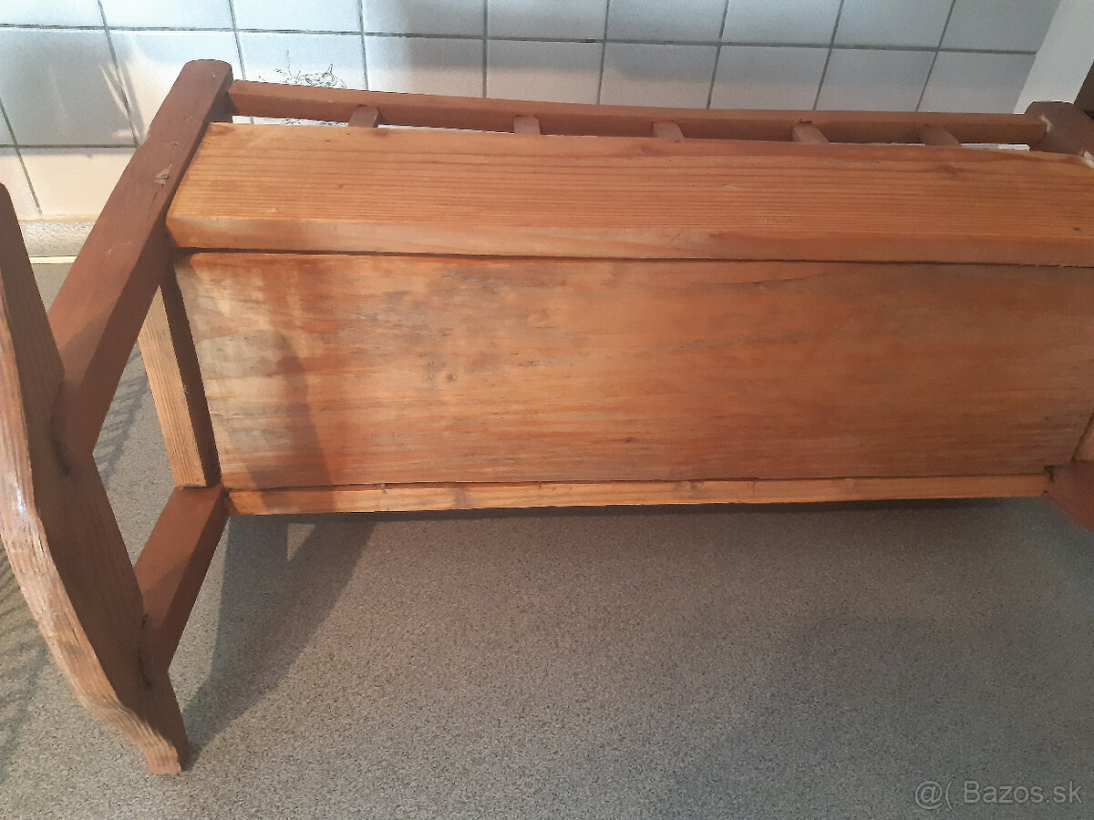 Retro starožitná drevená kolíska pre bábiky - 3