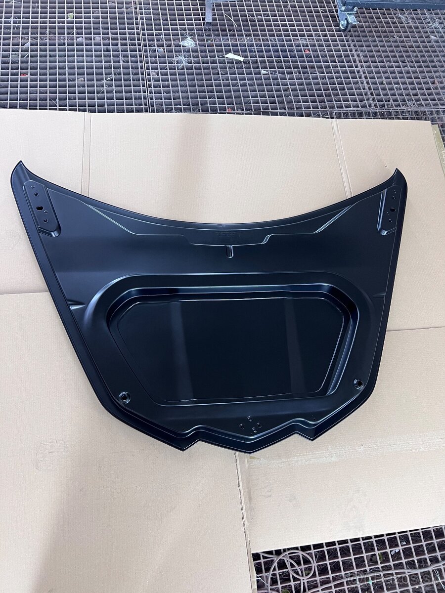 Predná kapota maska corvette c8 - 3