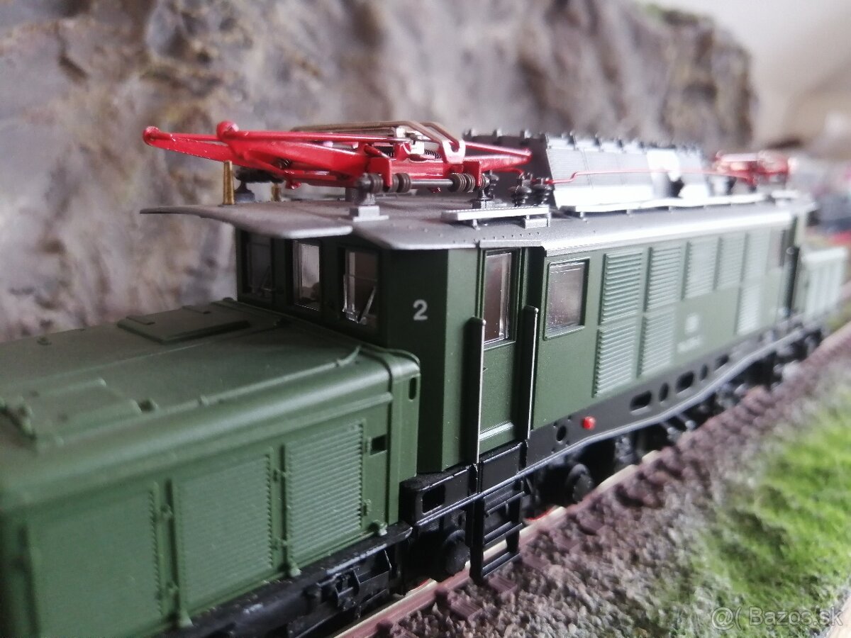 Roco krokodýl HO. - 3