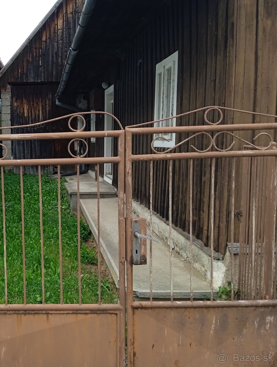 Tradičná drevenica v obci Pribylina - 3