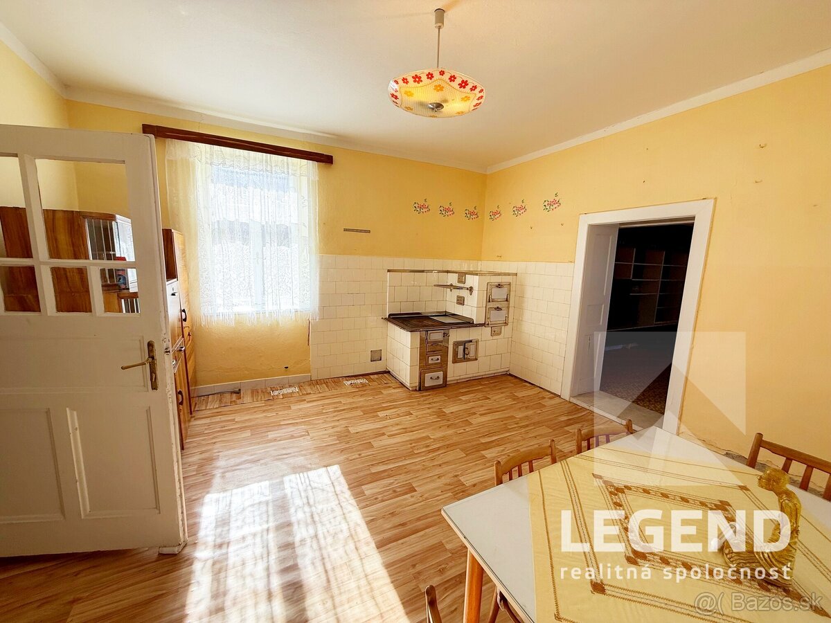 Jedinečná usadlosť 8i+2 vo Vrzavke - 12.642m2, hosp. budovy - 3