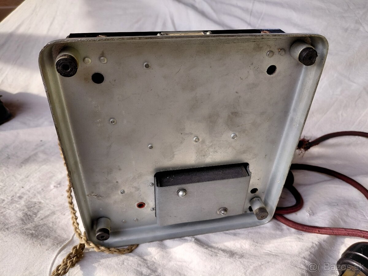 STARY TELEFON NA KLUKU - 3