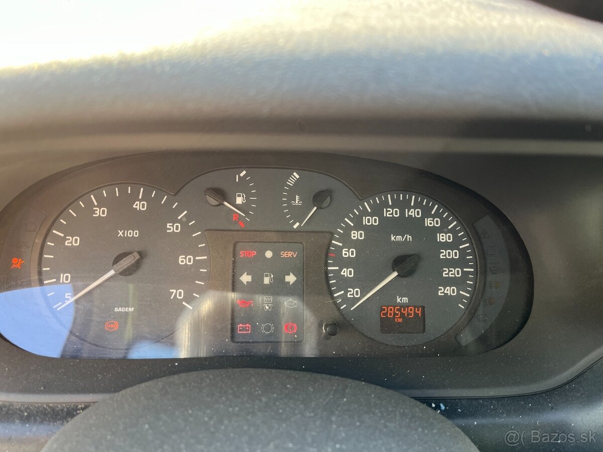 Renault Scenic 1,9 dci 75kw - 3