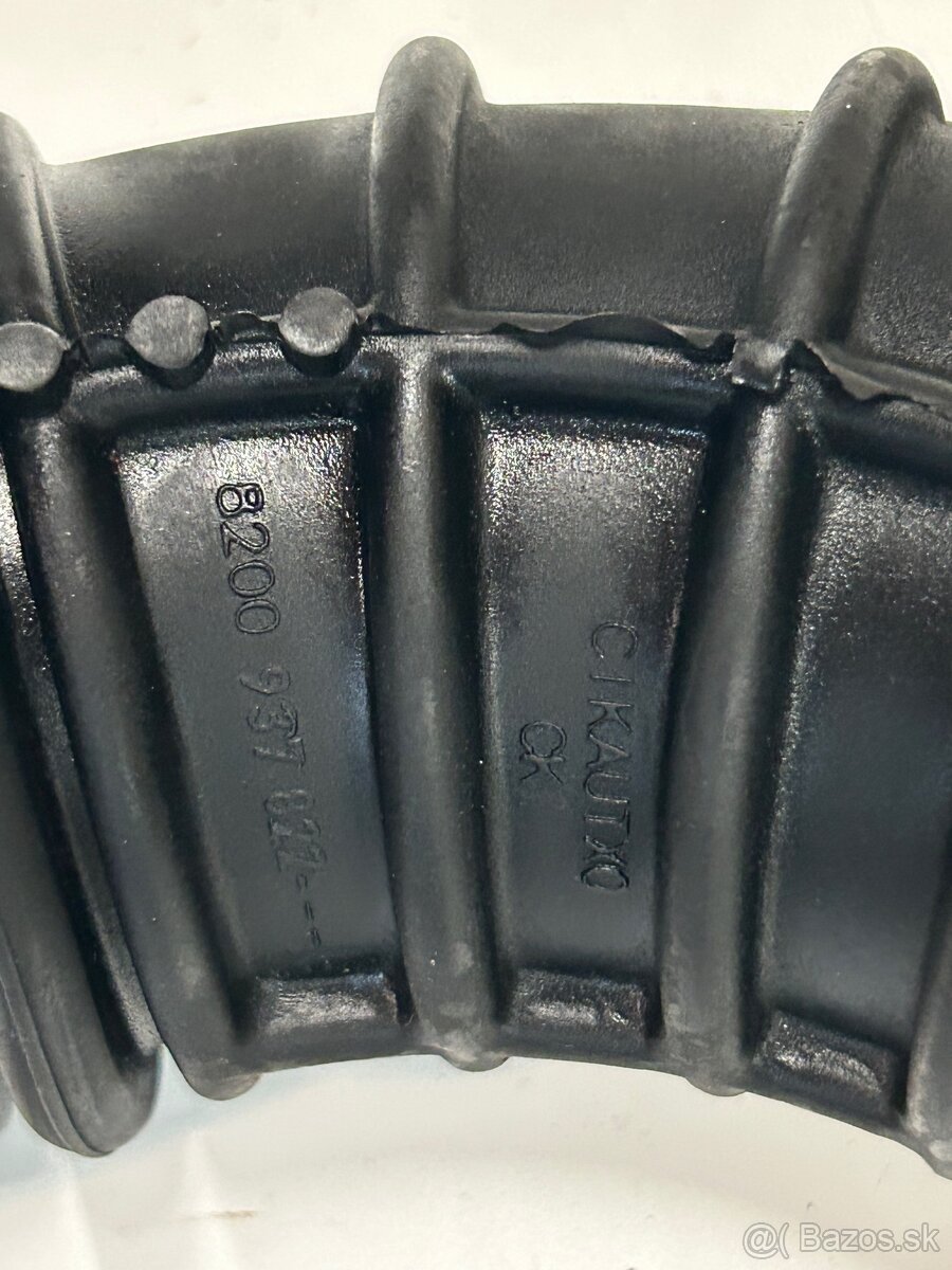 Vzduchové potrubie RENAULT 8200937822 - 3