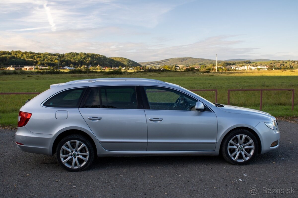 Škoda Superb Combi 2,0 TDI-125 kw Elegance 4X4 - 3