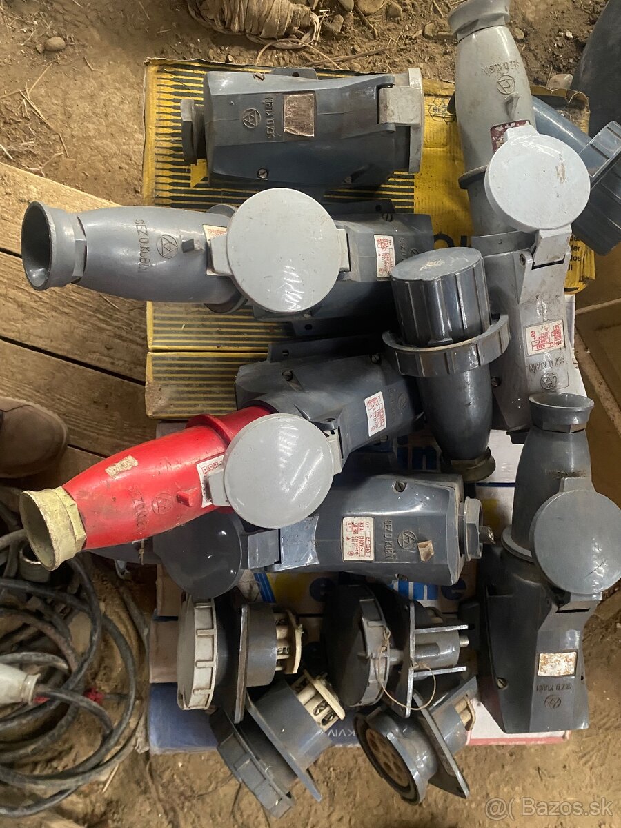 Zásuvka 380V 63A - 3