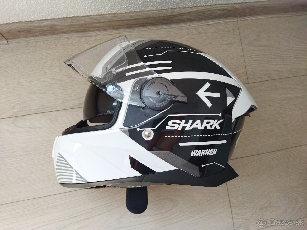 prilba SHARK, rukavice - 3