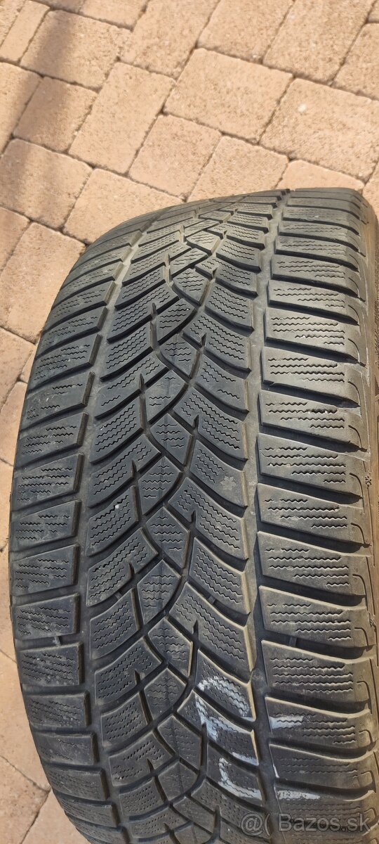 Zimne GOODYEAR 235/40 R19 - 3
