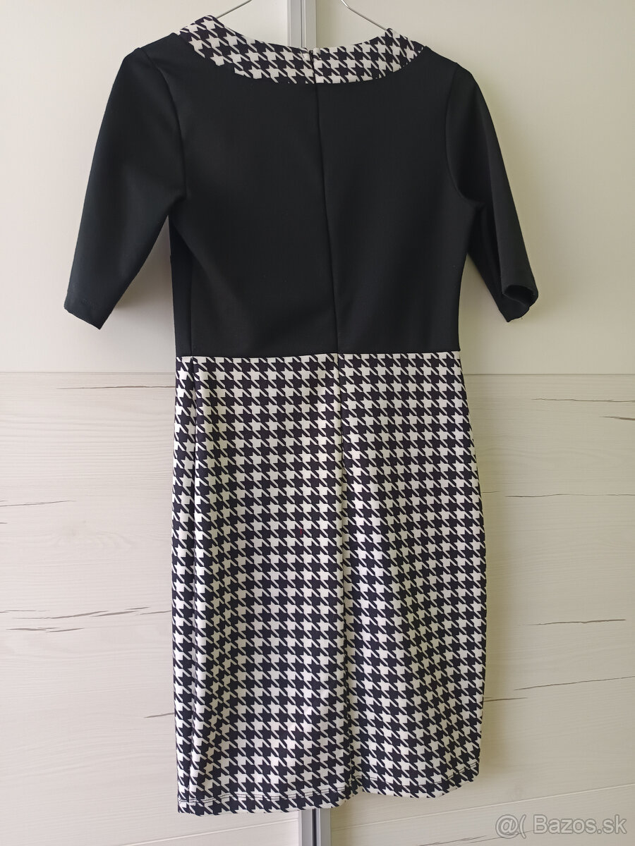 Čierno-biele elegantné minišaty - 3