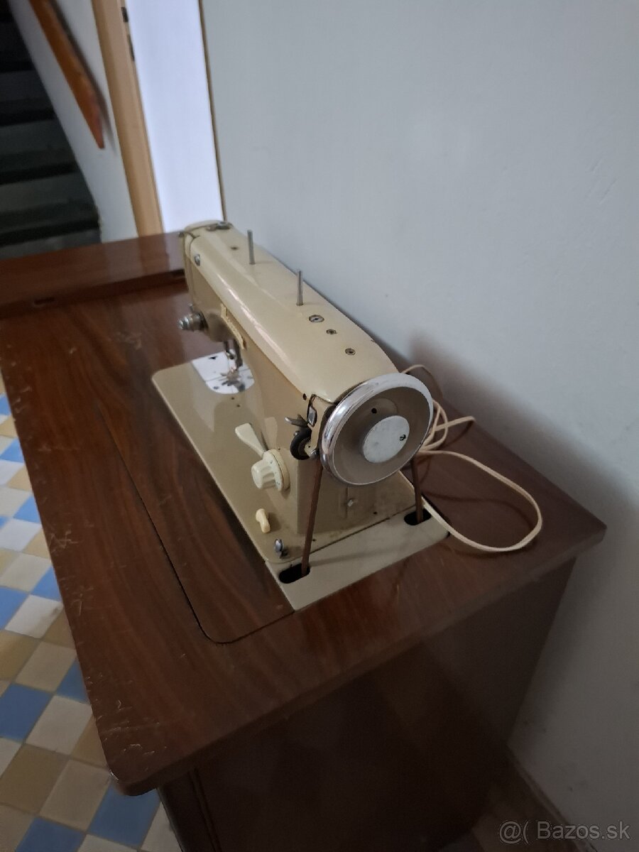 Šijací stroj Minerva - 3