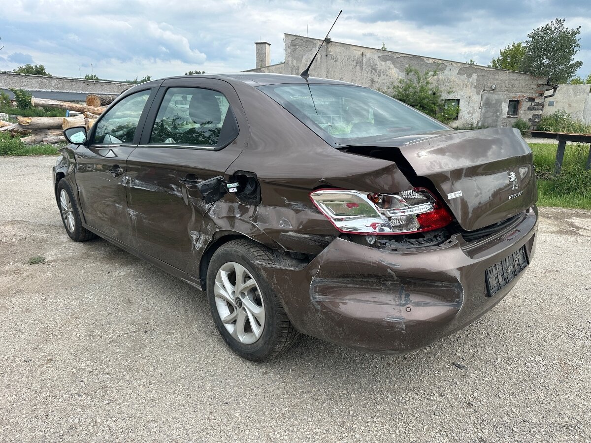 Peugeot 301 - 3