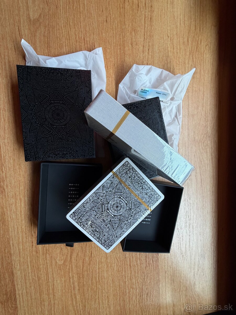 Dbrand robot city hracie karty - 3