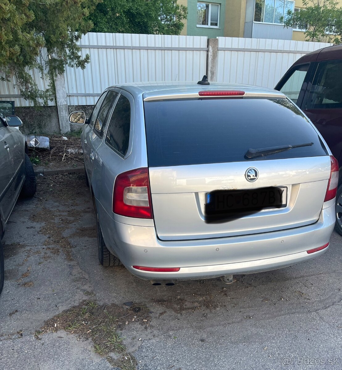 Rozpredam Octavia 2 combi facelift 2.0tdi 0918132843 - 3