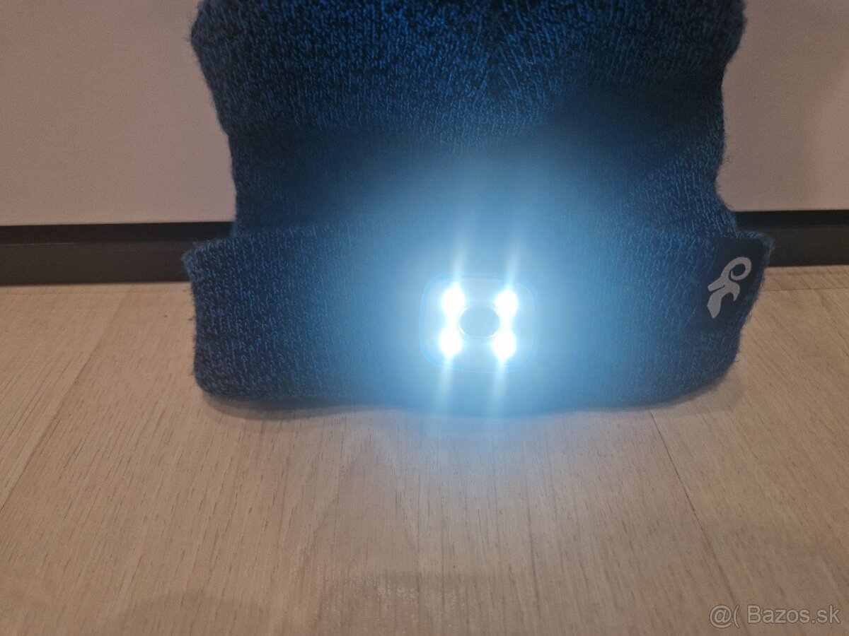 Zimna ciapka s led svetlom - 3