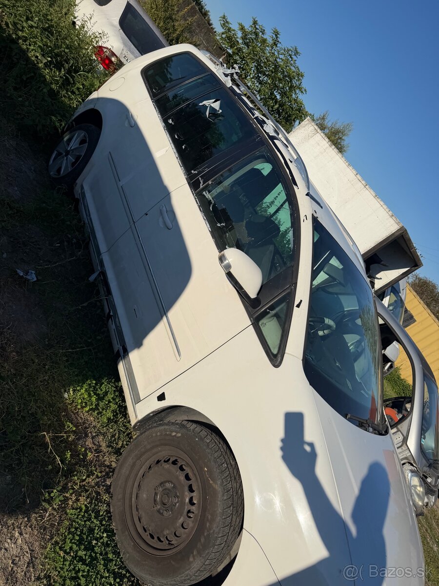 Rozpredám vw touaran 2.0tdi dsg - 3