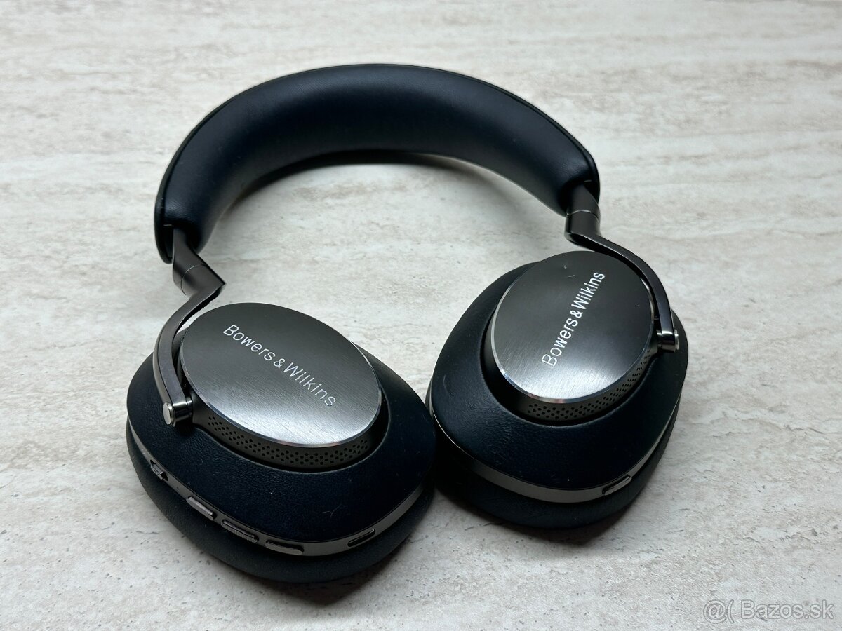 Bowers & Wilkins PX8 - 3